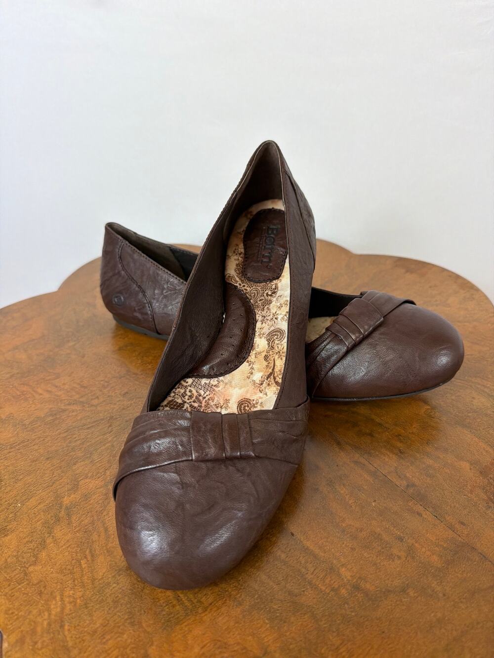 NWT Born Brown Cheshire Padded Insole Flats Size 11 Leather